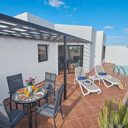 Ferienhaus Maria De Timanfaya - Sea And Mountains Views, Pool, Wifi, 15 Minutes Walk To Marina Rubicon