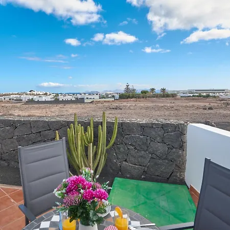Maria De Timanfaya - Sea And Mountains Views, Pool, Wifi, 15 Minutes Walk To Marina Rubicon Ferienhaus *