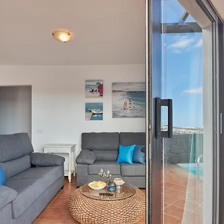 Hébergement de vacances Maria De Timanfaya - Sea And Mountains Views, Pool, Wifi, 15 Minutes Walk To Marina Rubicon *