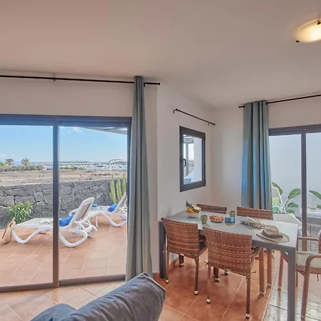 Hébergement de vacances Maria De Timanfaya - Sea And Mountains Views, Pool, Wifi, 15 Minutes Walk To Marina Rubicon Playa Blanca (Lanzarote)