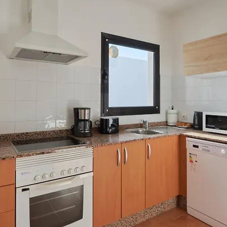 Maria De Timanfaya - Sea And Mountains Views, Pool, Wifi, 15 Minutes Walk To Marina Rubicon Holiday home