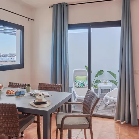 Hébergement de vacances Maria De Timanfaya - Sea And Mountains Views, Pool, Wifi, 15 Minutes Walk To Marina Rubicon