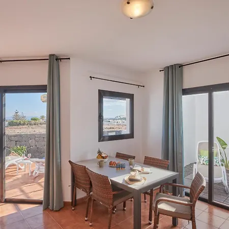 María De Timanfaya - Sea&mountains Views, Pool, Wifi, 15 Minutes Walk To Marina Rubicón *